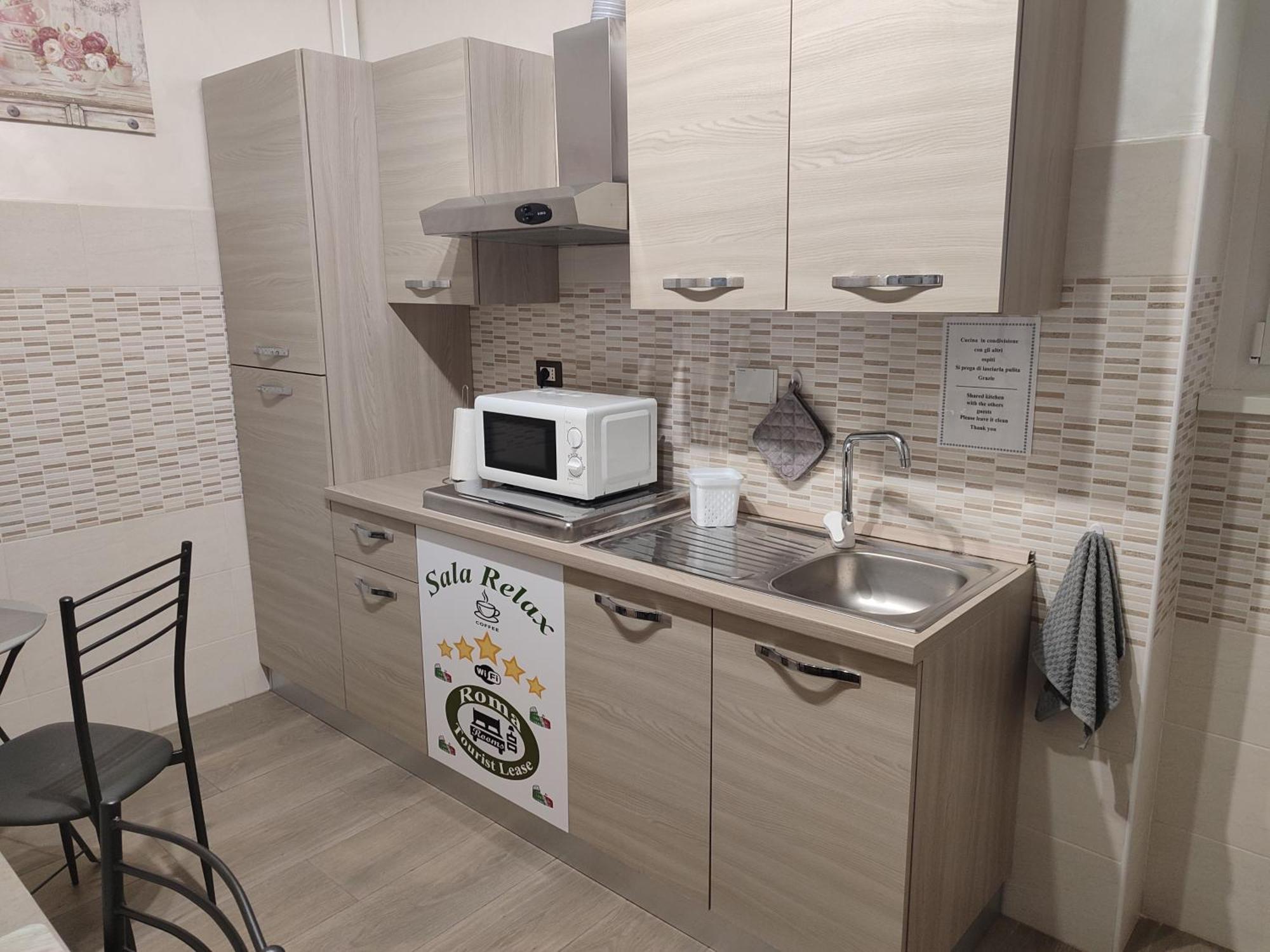 Roma Tourist Lease Hotell Acilia Exteriör bild